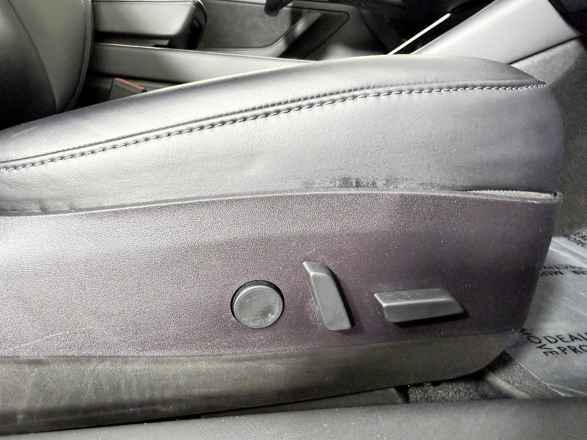 Tesla Model 3 photo 46