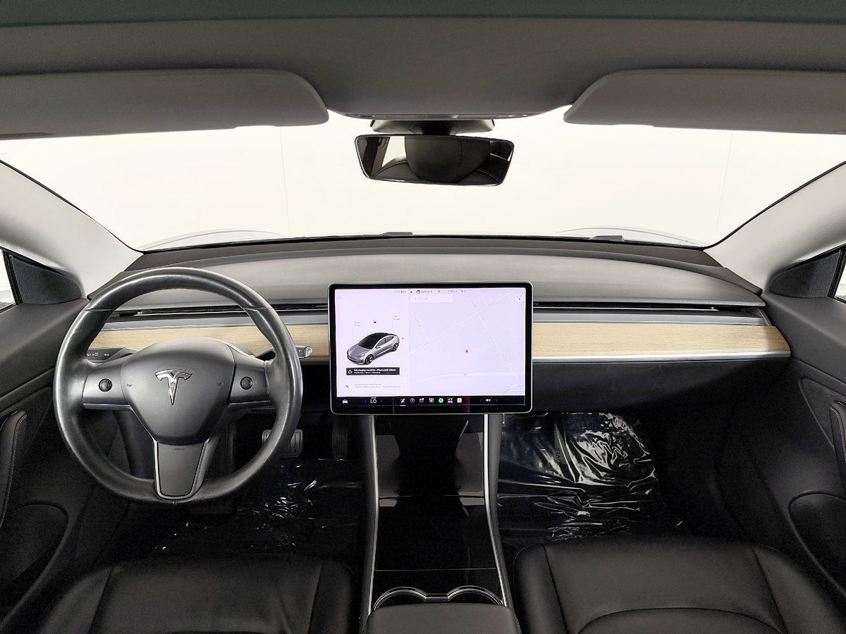 Tesla Model 3 photo 49