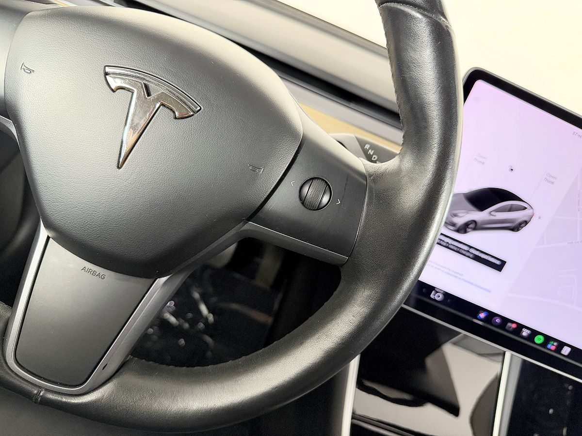 Tesla Model 3 photo 53