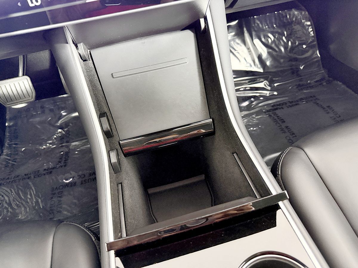 Tesla Model 3 photo 56