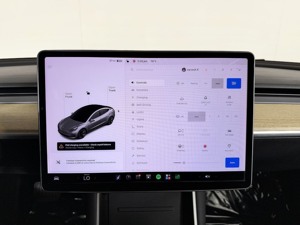 Tesla Model 3 photo 60