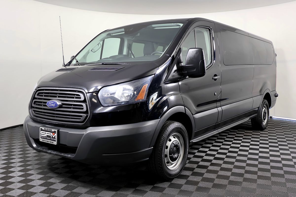 Ford Transit photo 2