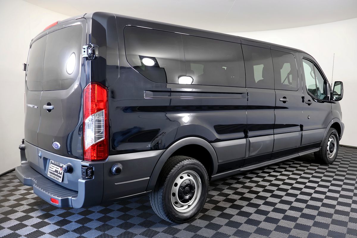 Ford Transit photo 8
