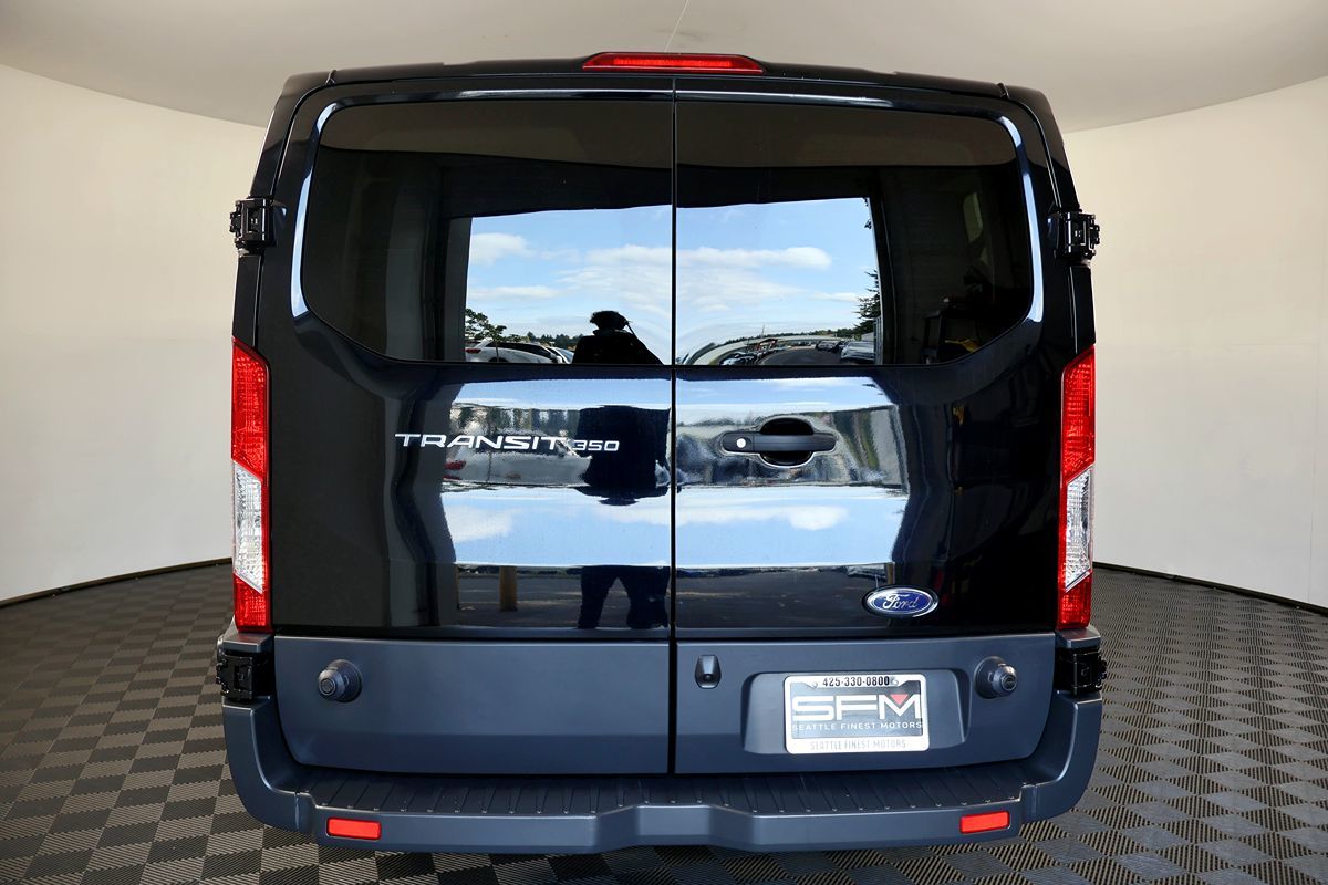 Ford Transit photo 10