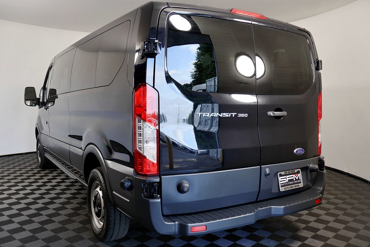 Ford Transit photo 13