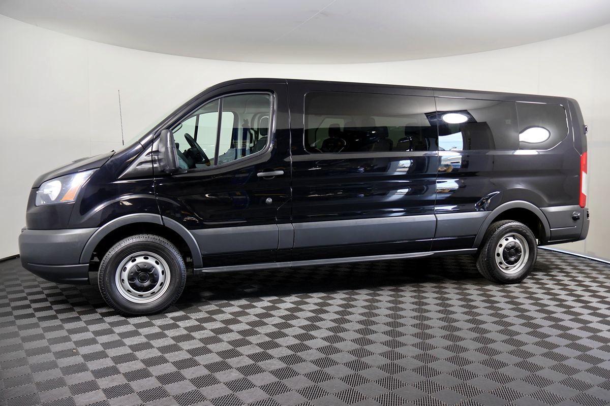 Ford Transit photo 14