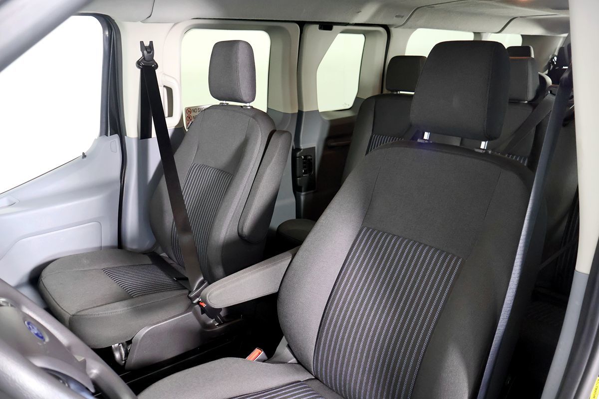 Ford Transit photo 19