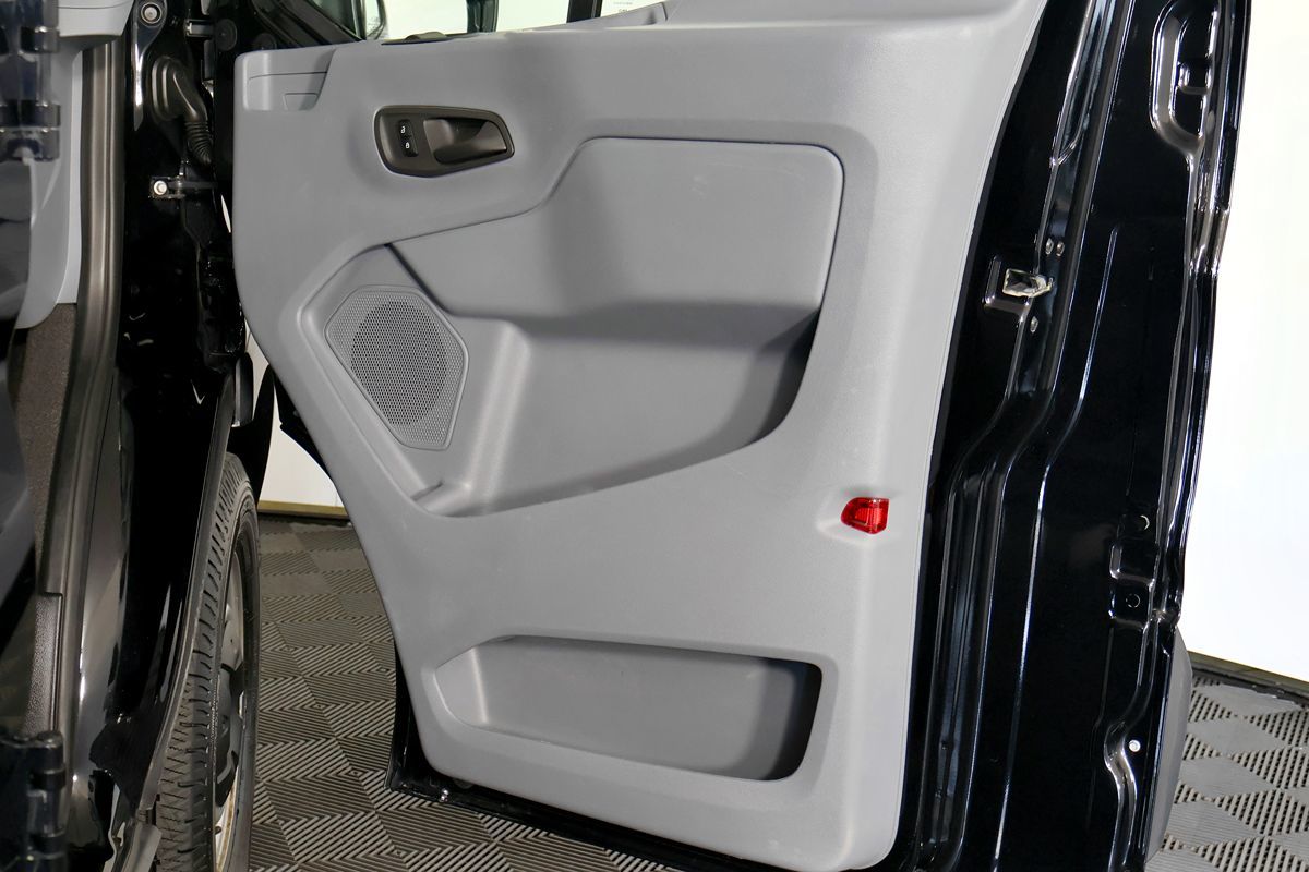 Ford Transit photo 36
