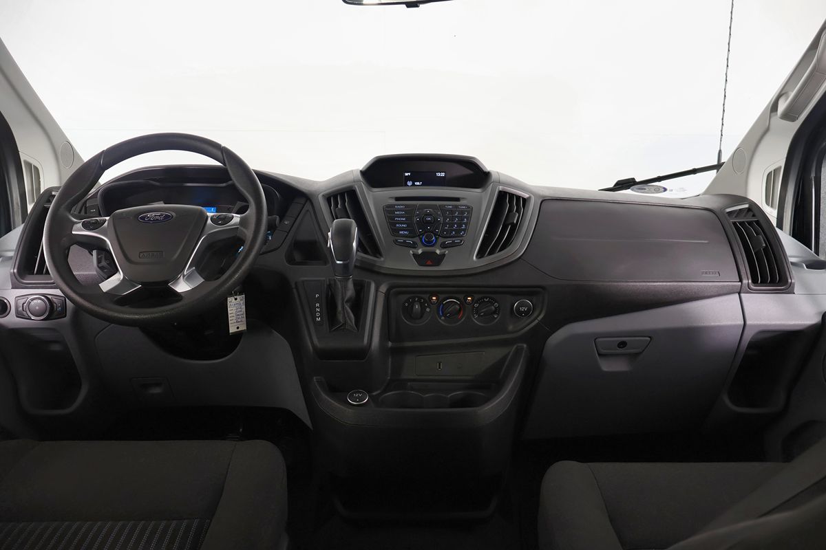 Ford Transit photo 21