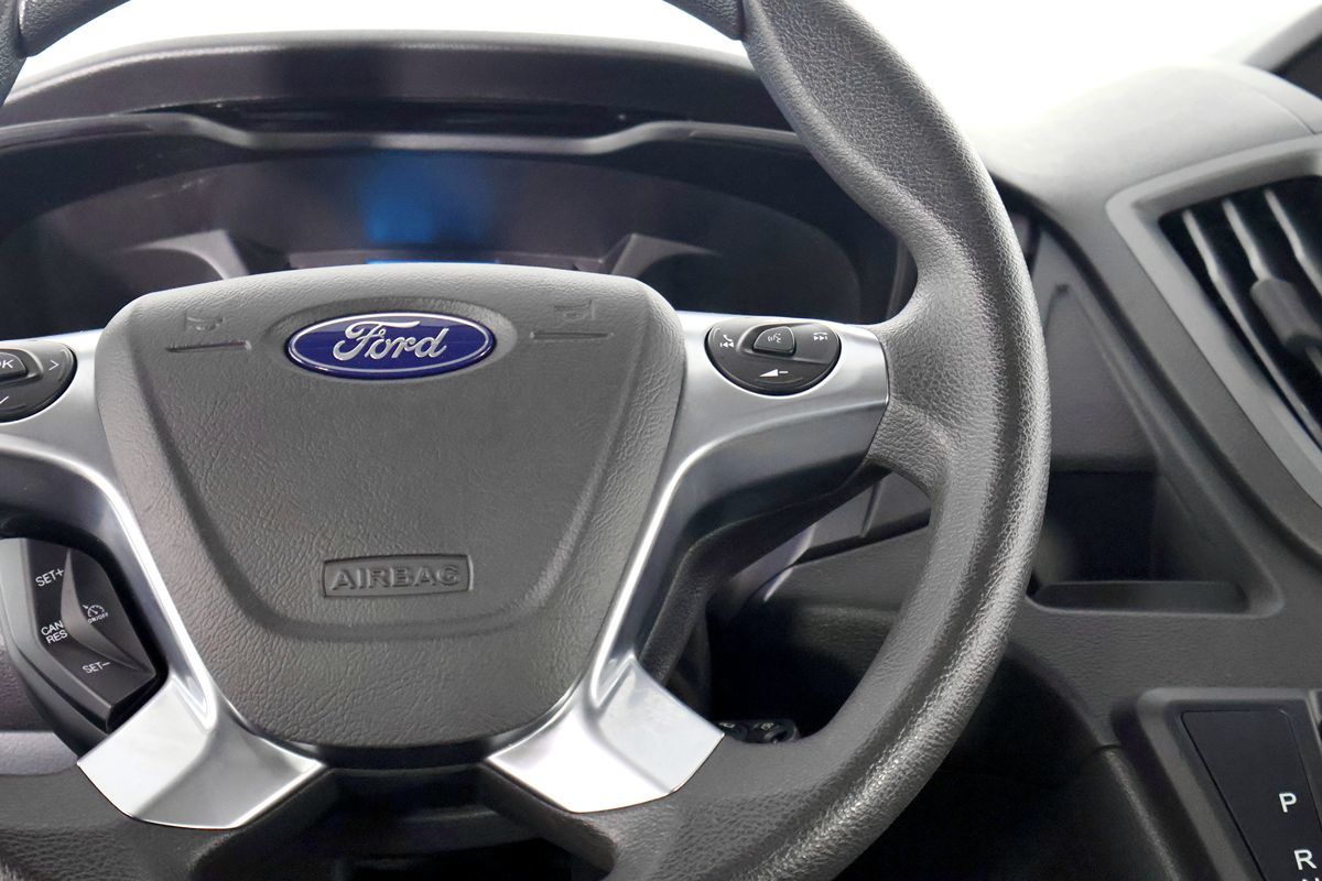 Ford Transit photo 25