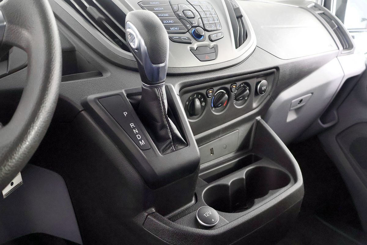 Ford Transit photo 32