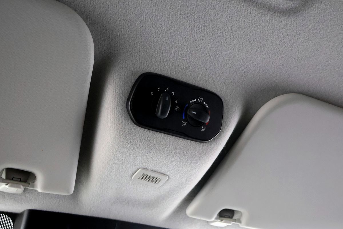 Ford Transit photo 34