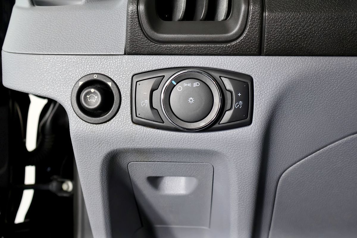 Ford Transit photo 35