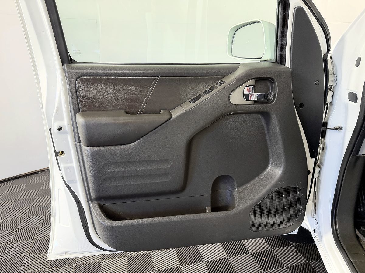 Nissan Frontier photo 26