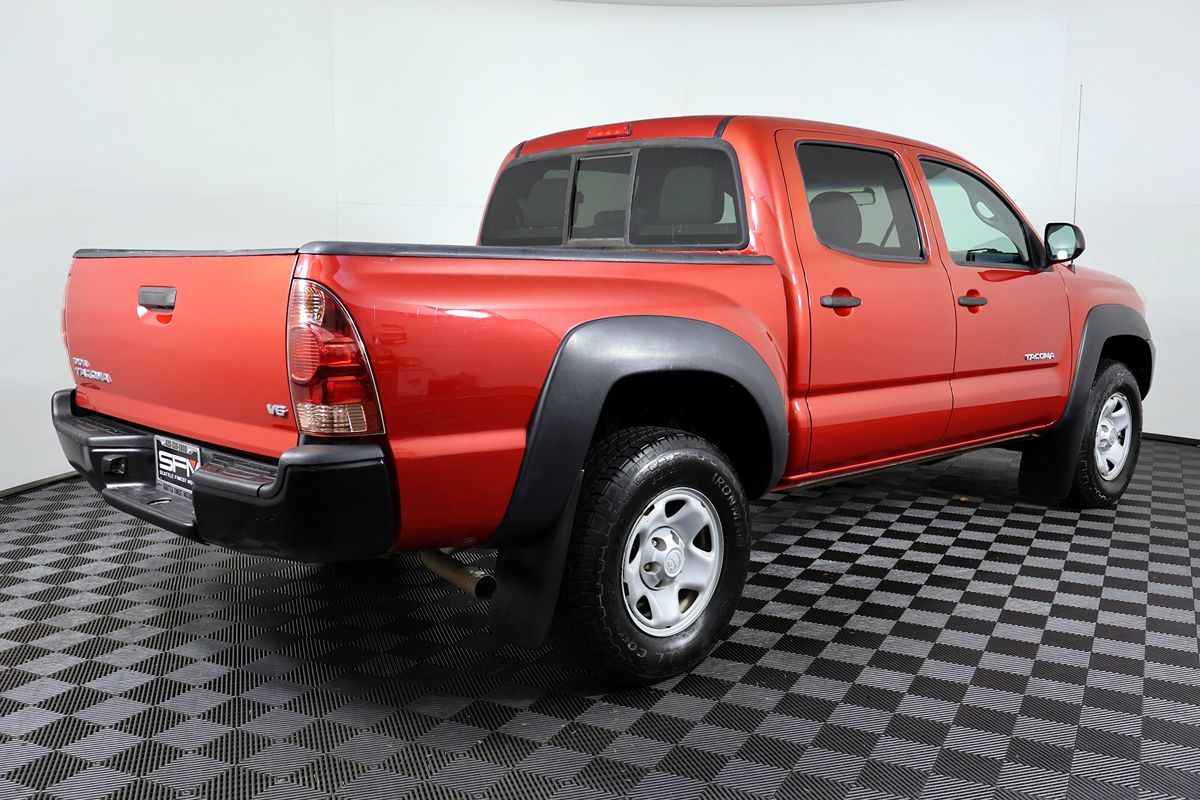 Toyota Tacoma photo 8