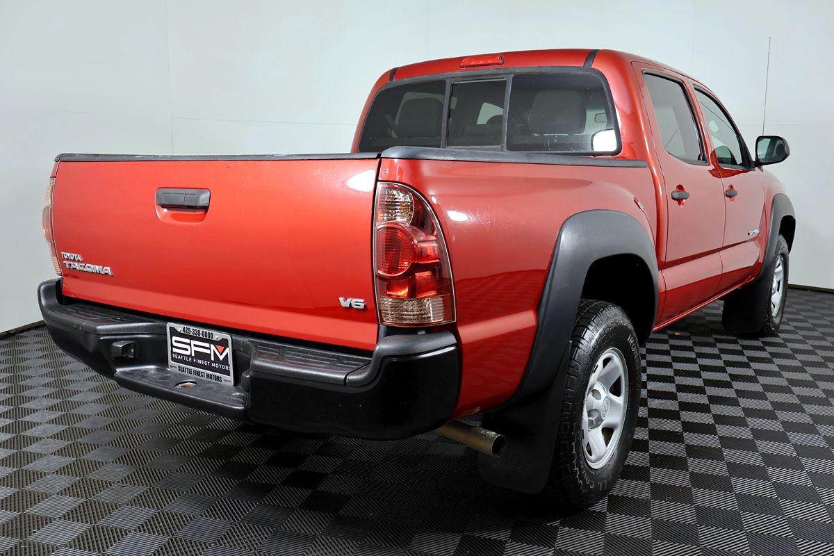 Toyota Tacoma photo 9
