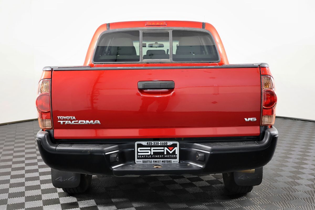 Toyota Tacoma photo 10