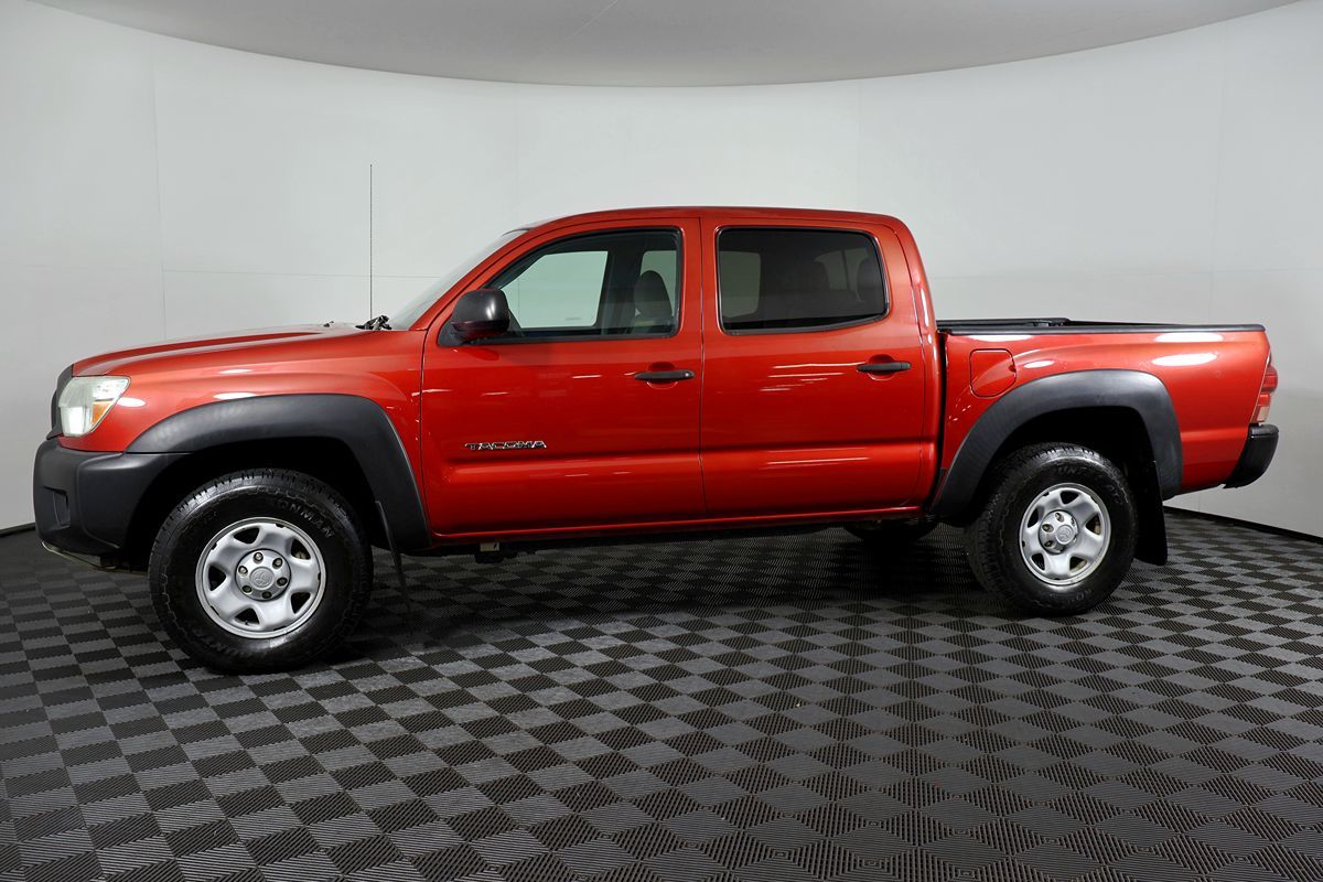 Toyota Tacoma photo 14