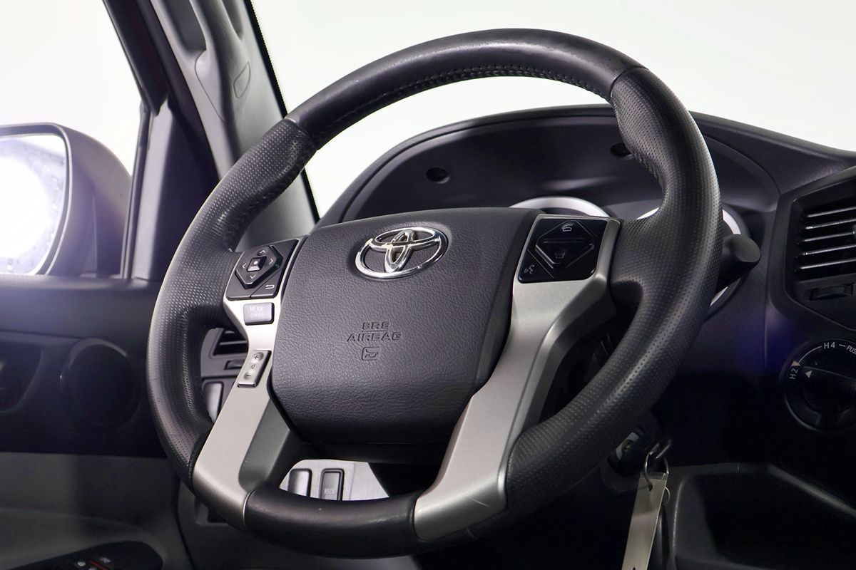 Toyota Tacoma photo 22