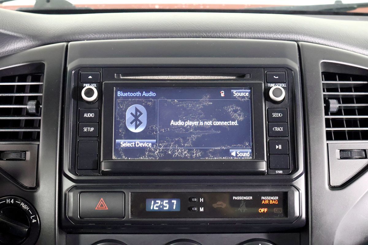 Toyota Tacoma photo 26