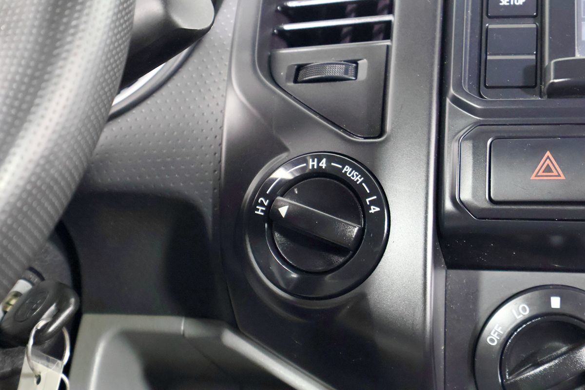 Toyota Tacoma photo 28