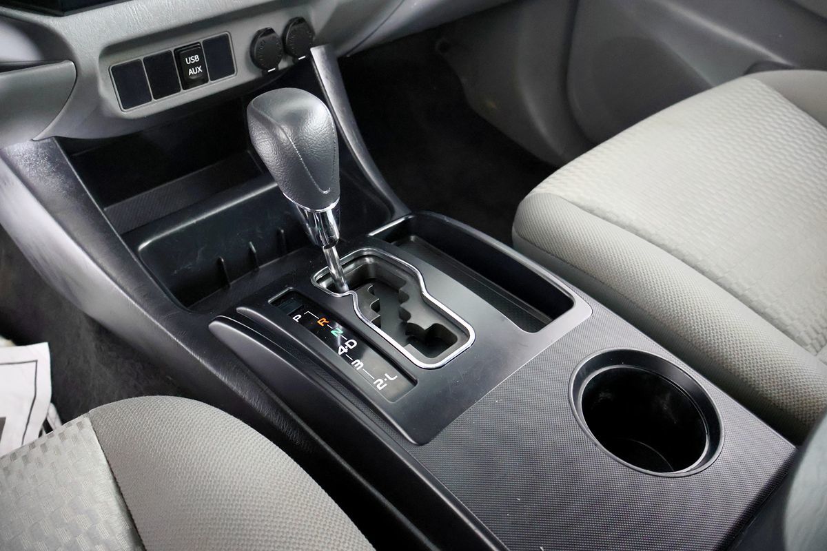 Toyota Tacoma photo 29
