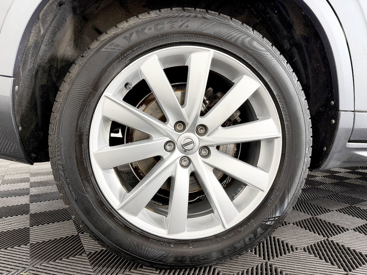 Volvo XC90 photo 26