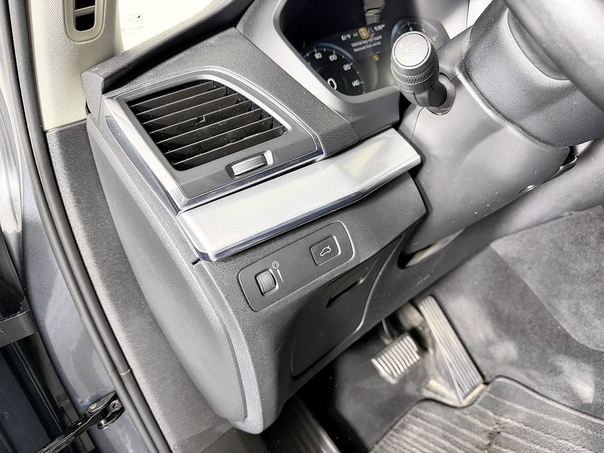 Volvo XC90 photo 33