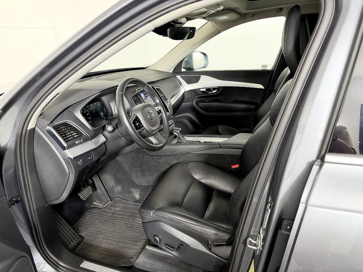 Volvo XC90 photo 34