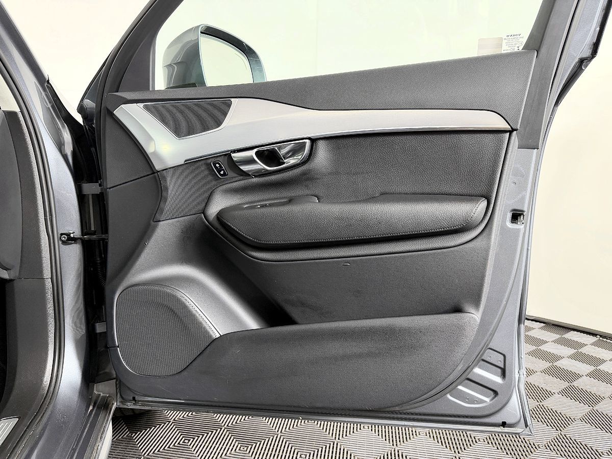 Volvo XC90 photo 50