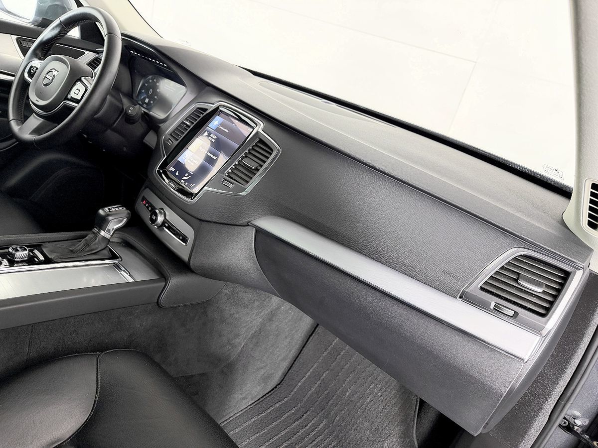 Volvo XC90 photo 54