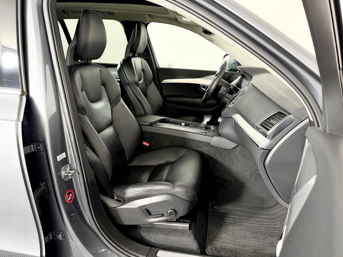Volvo XC90 photo 55