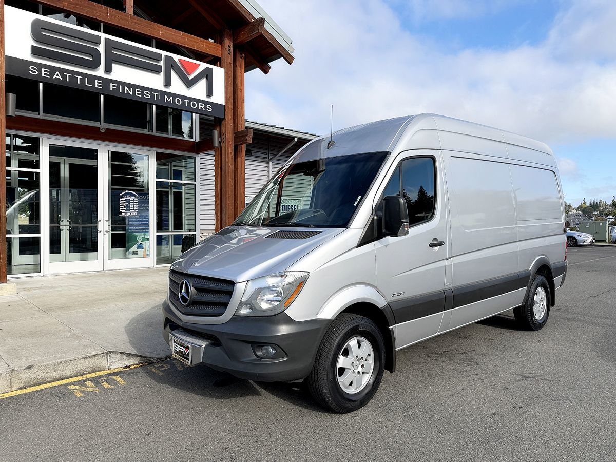 Mercedes-Benz Sprinter photo 2