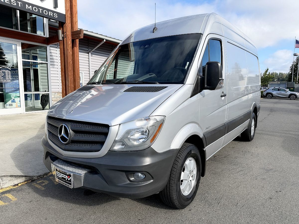 Mercedes-Benz Sprinter photo 3
