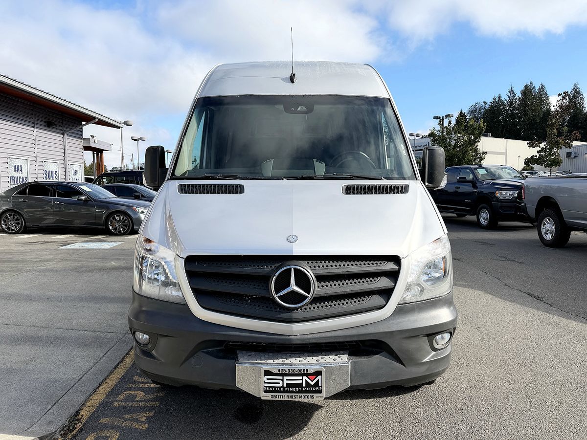 Mercedes-Benz Sprinter photo 4