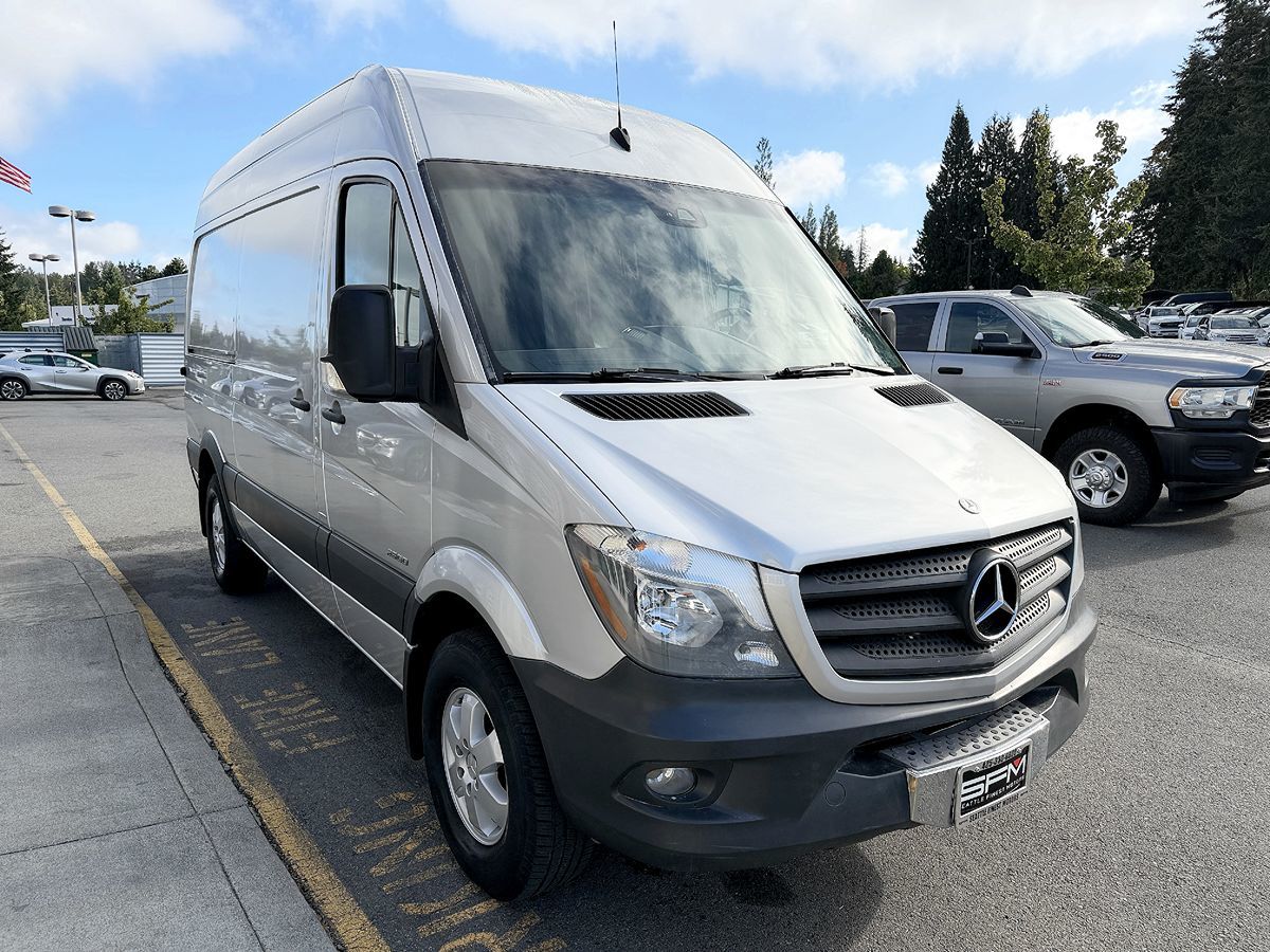 Mercedes-Benz Sprinter photo 5