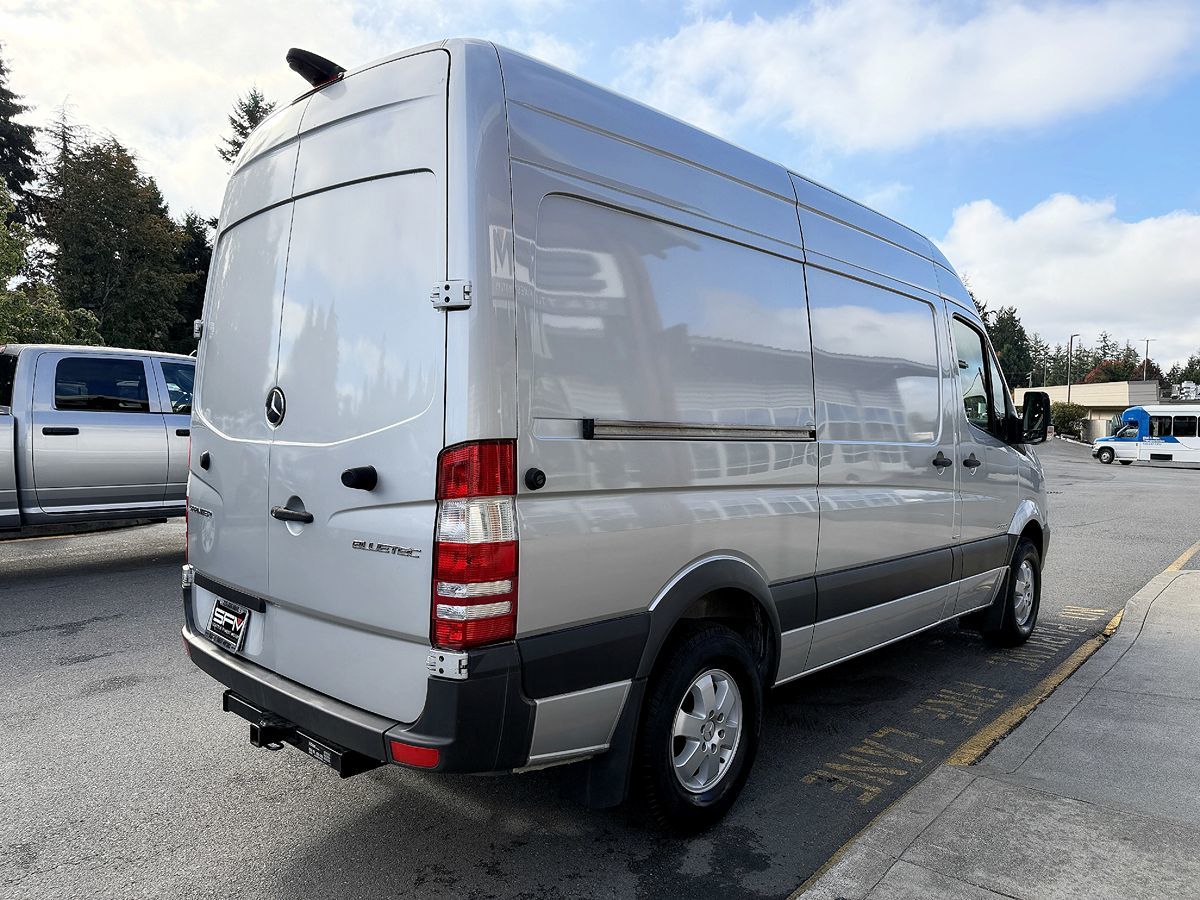 Mercedes-Benz Sprinter photo 8