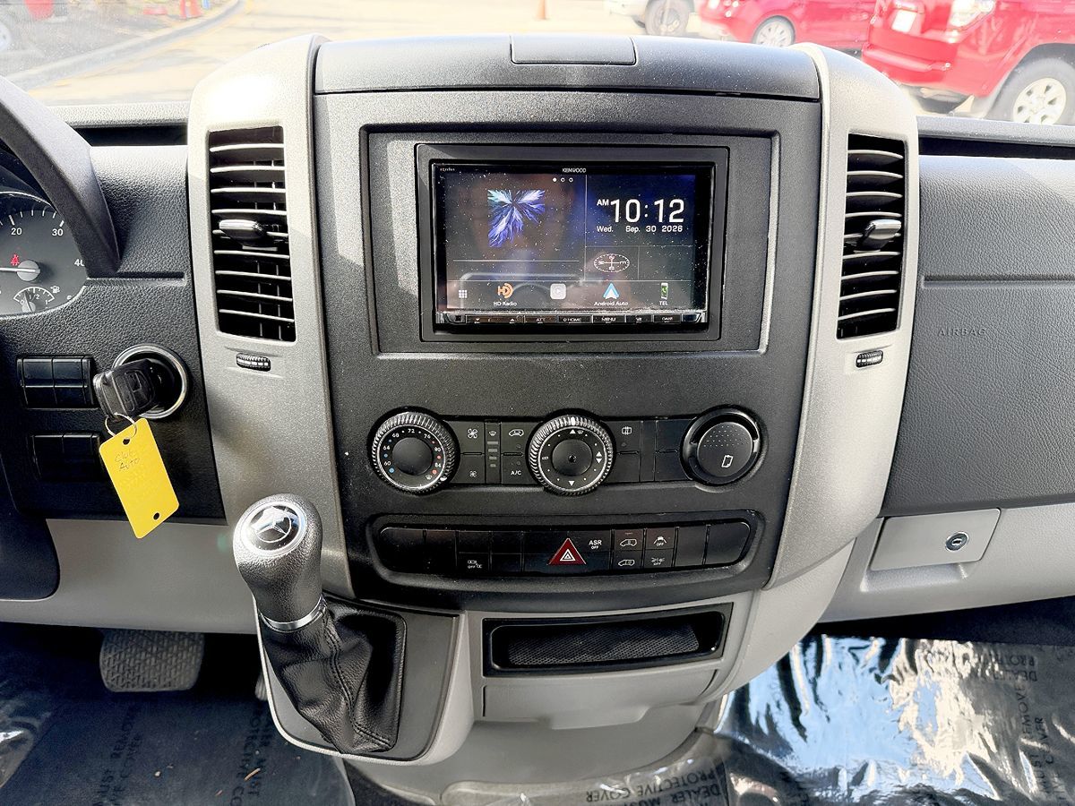 Mercedes-Benz Sprinter photo 43