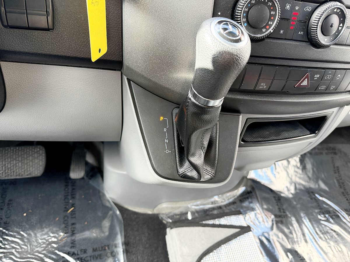 Mercedes-Benz Sprinter photo 44
