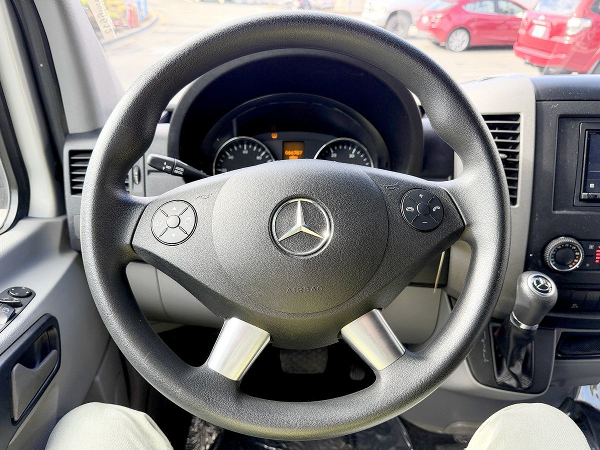 Mercedes-Benz Sprinter photo 45
