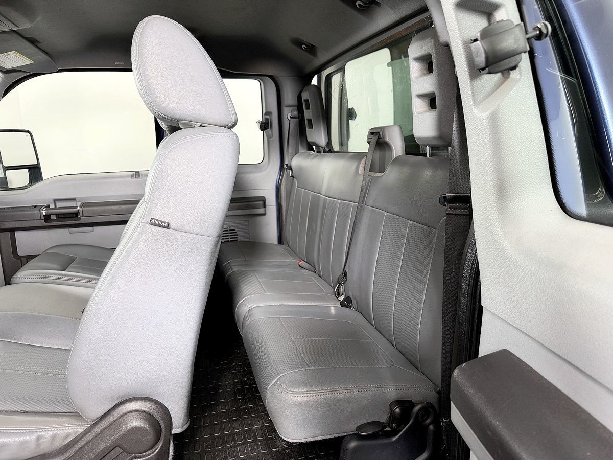 Ford F-350 photo 36