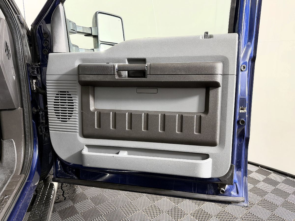 Ford F-350 photo 39