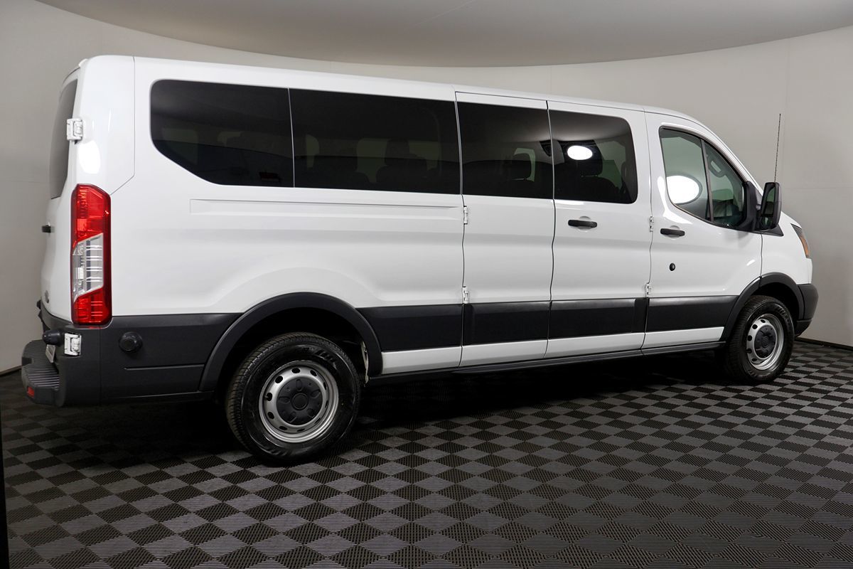 Ford Transit photo 7