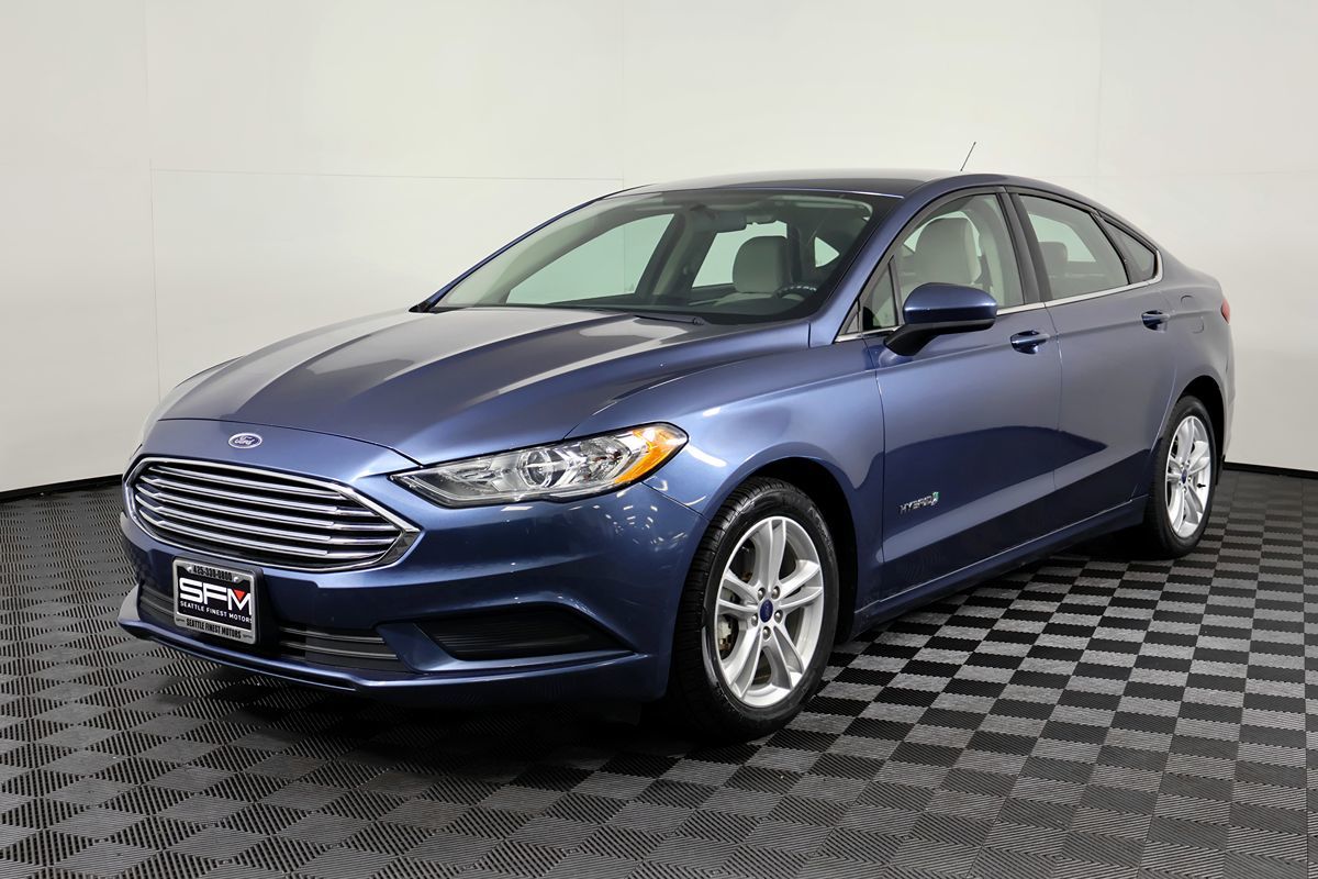 Ford Fusion photo 2
