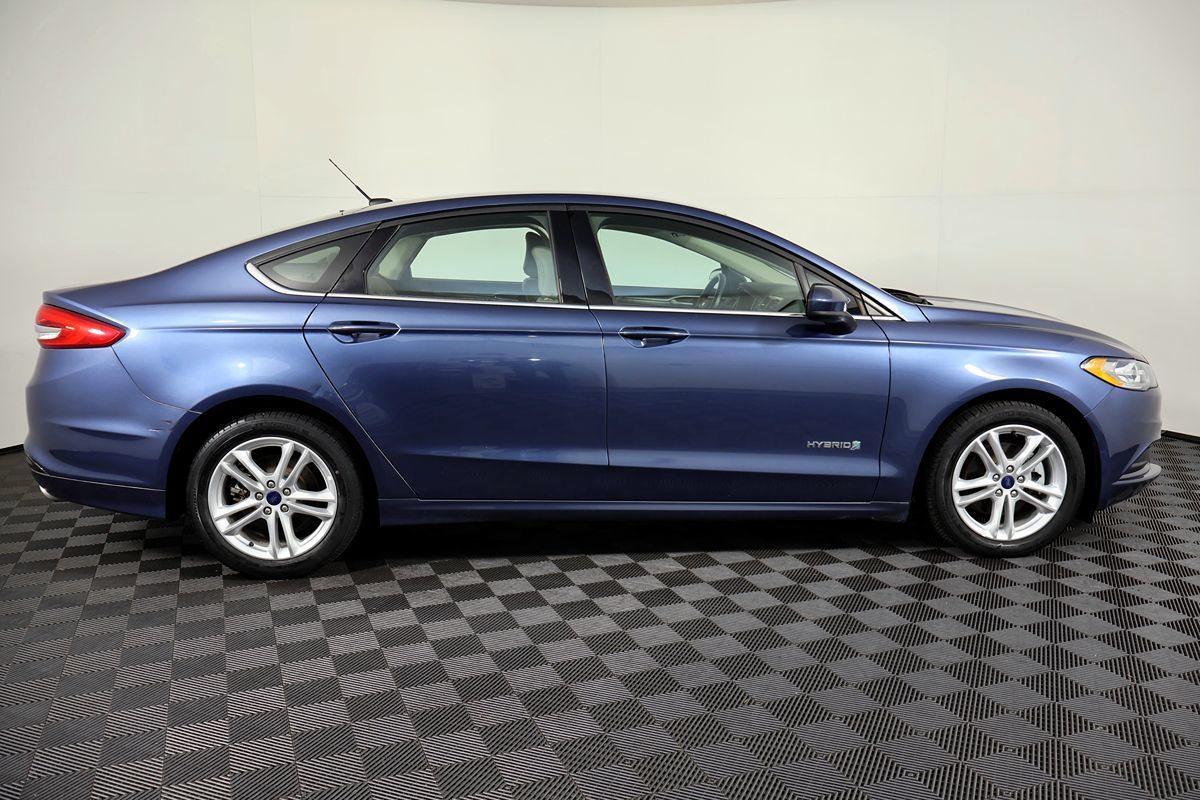 Ford Fusion photo 7
