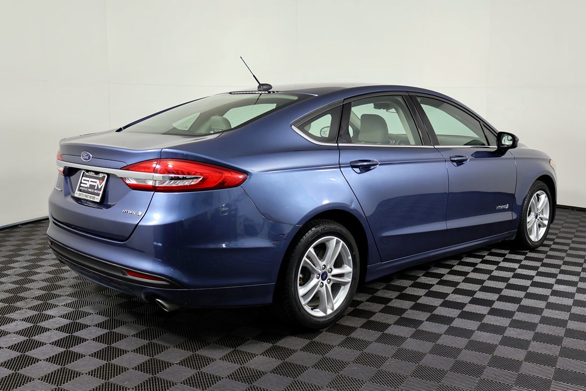 Ford Fusion photo 8