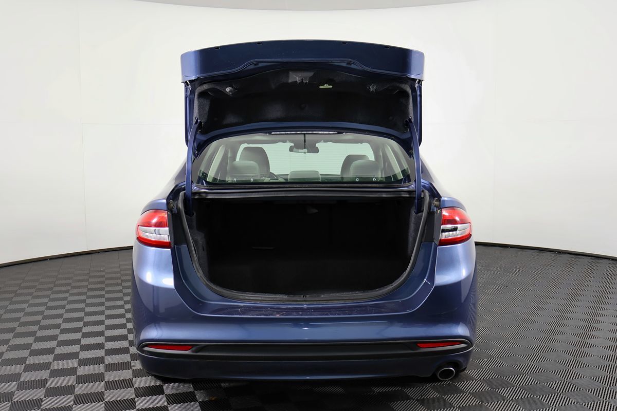 Ford Fusion photo 14