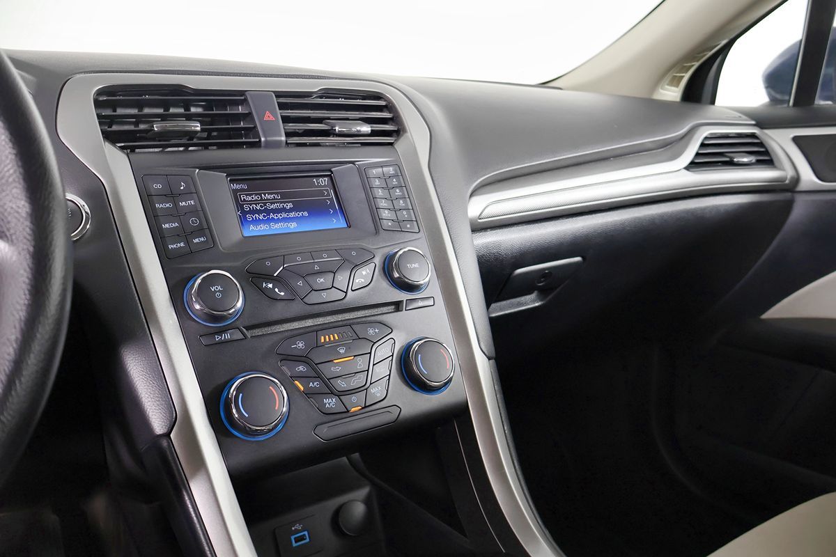 Ford Fusion photo 28