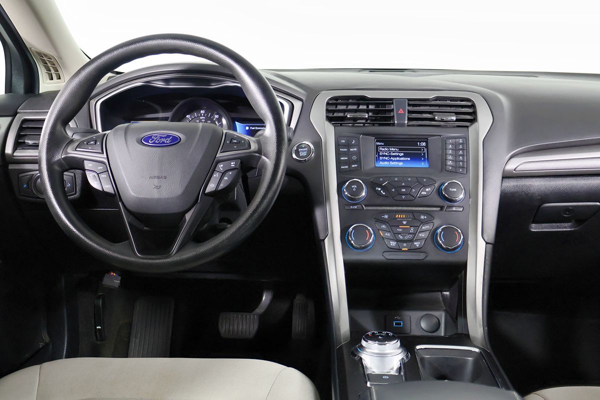 Ford Fusion photo 24