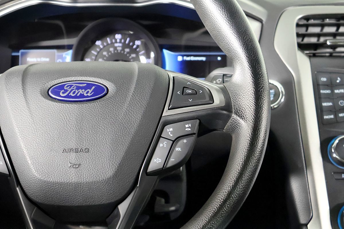 Ford Fusion photo 27